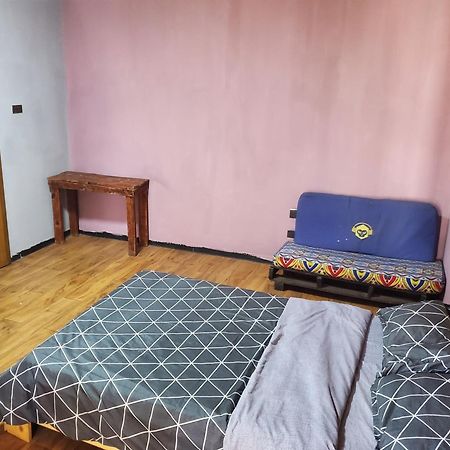 Mad Vervet Hostel Addis Abeba Buitenkant foto